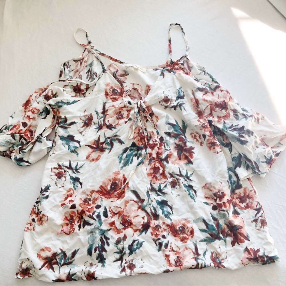 Off-The-Shoulder Top - Picture 3 of 3